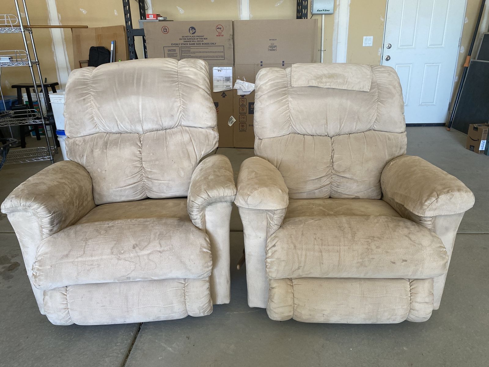 2 LaZBoy Recliners