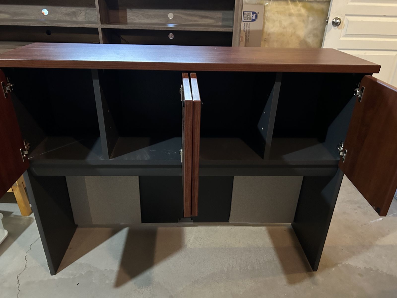 Desk hutch