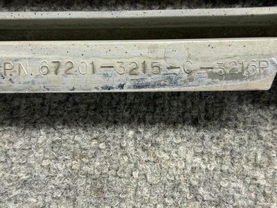 VOLVO 67201-3215 GRILLE HALF