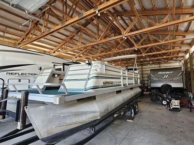 Crestliner Pontoon Boat