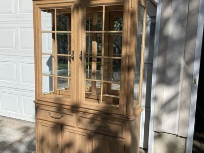 Hutch / Display Cabinet