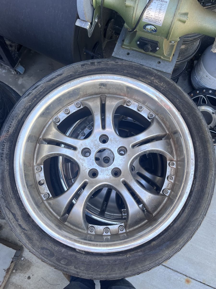 5 lug wheel