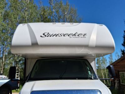 2016 Ford 2300 sunseeker forest river f 450