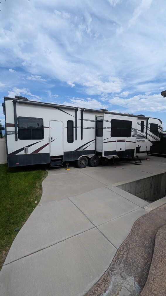 2015 Voltage 42' Toyhauler