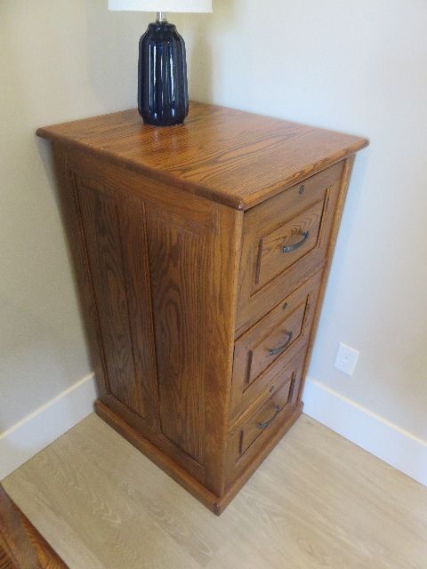 BEAUTIFUL SOLID OAK 3 DRAWER FILE CABINET MADE BY WOOD REVIVAL DESK COMPANY - RED OAK ANTIQUE FINISH