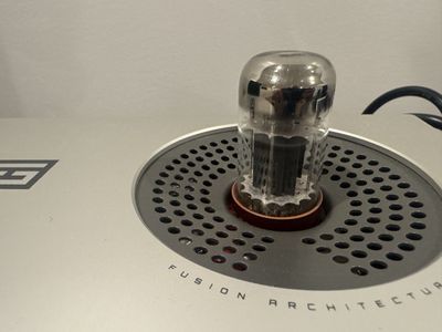 Schiit lyr Lyr+ Tube Hybrid Headphone Amplifier & Preamplifier - Silver