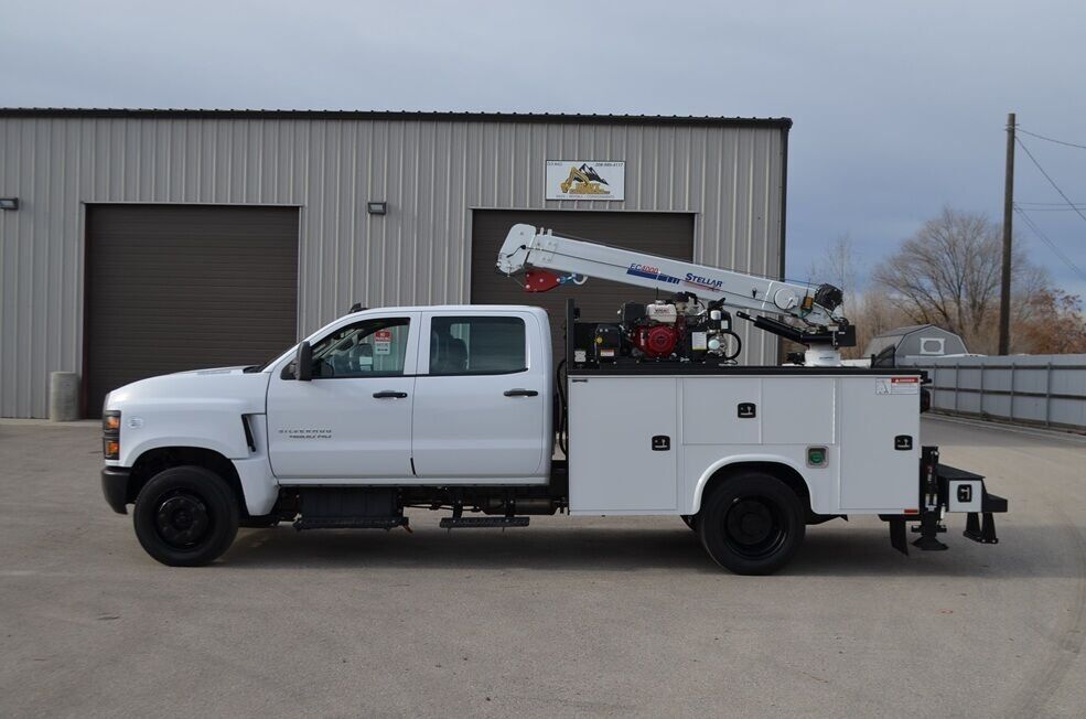 New 2022 Chev 4500HD mechanics truck, crane, compressor & generator