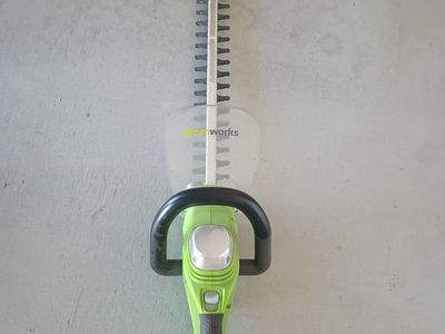 Greenworks Cordless Hedge Trimmer