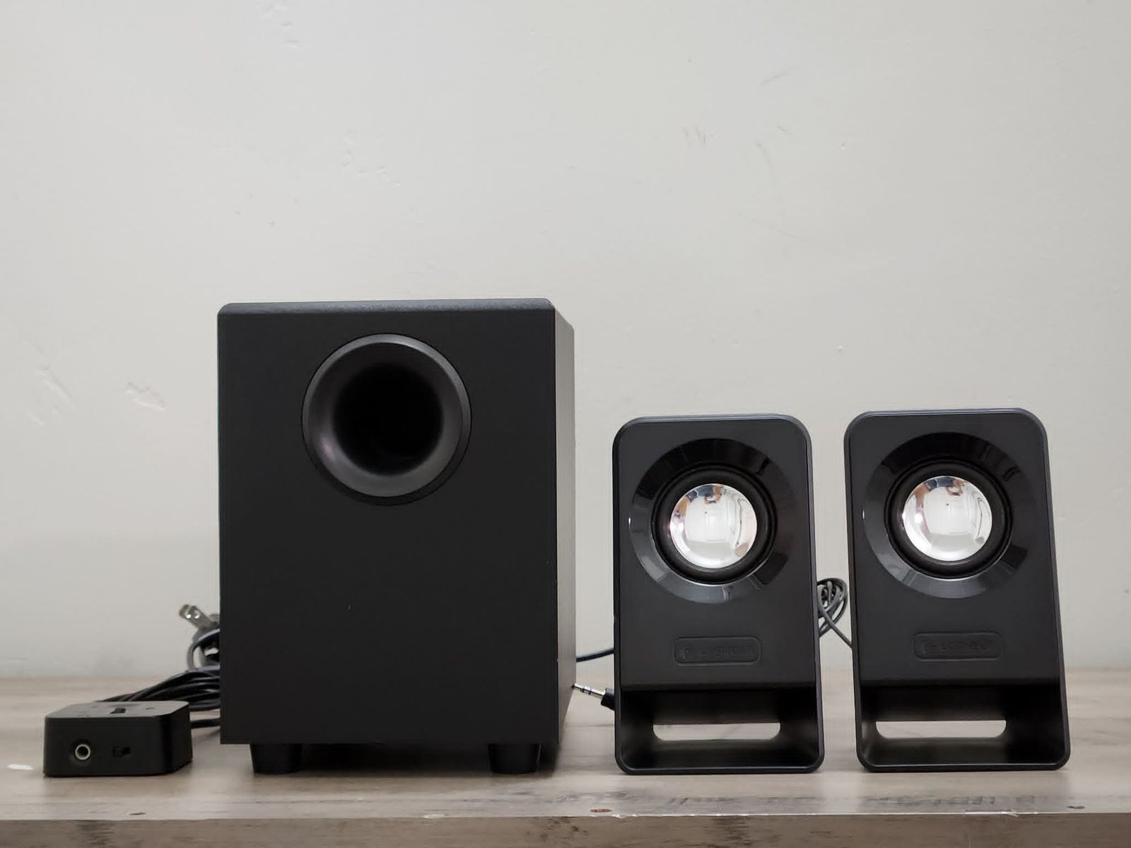 Logitech 2.1 Speakers Z213 for PC and Mobile Devices