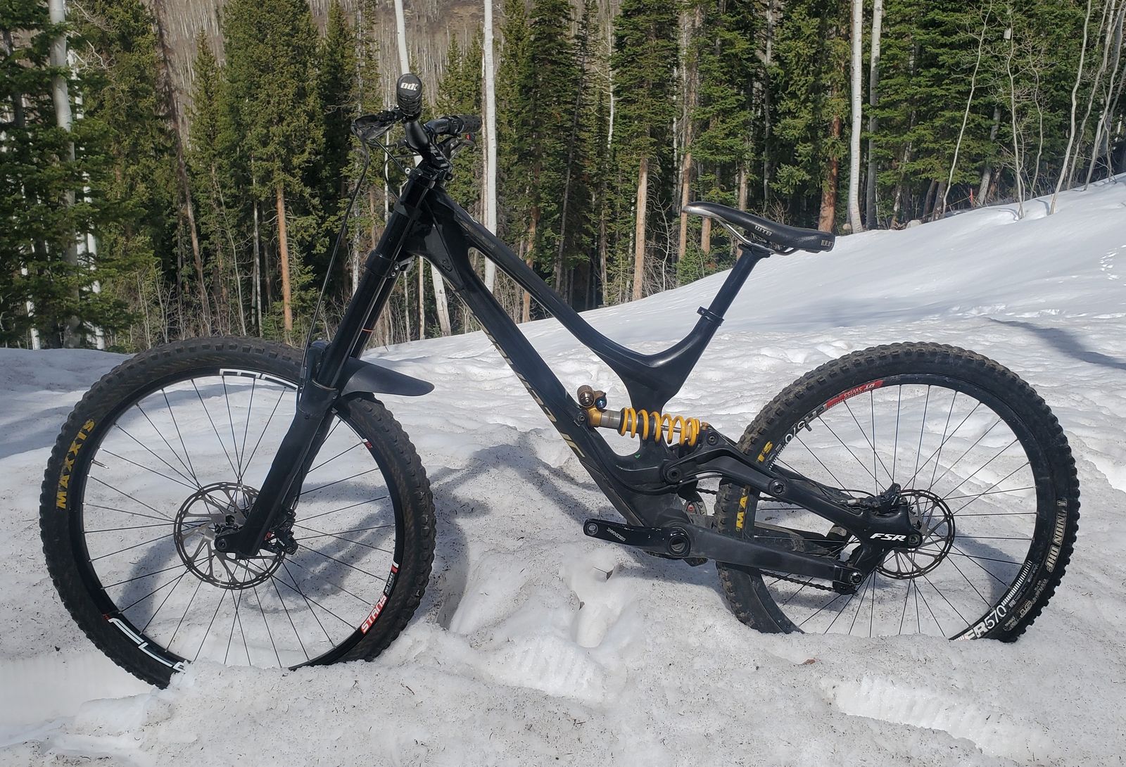 2016 Specialized carbon Demo 8 Large 27.5"