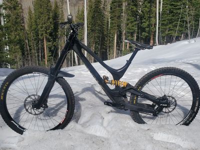 2016 Specialized carbon Demo 8 Large 27.5"