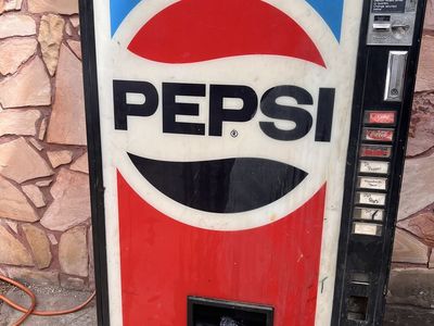 Vintage Pepsi Vending Machine - not working - Retro Drink Dispenser for Restoration