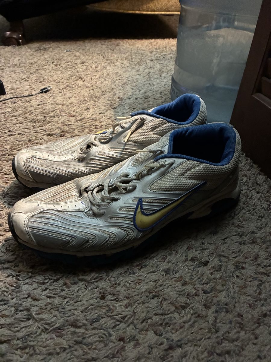Nike Vintage Sneakers Shoes Men's Size 12 White Blue Yellow 