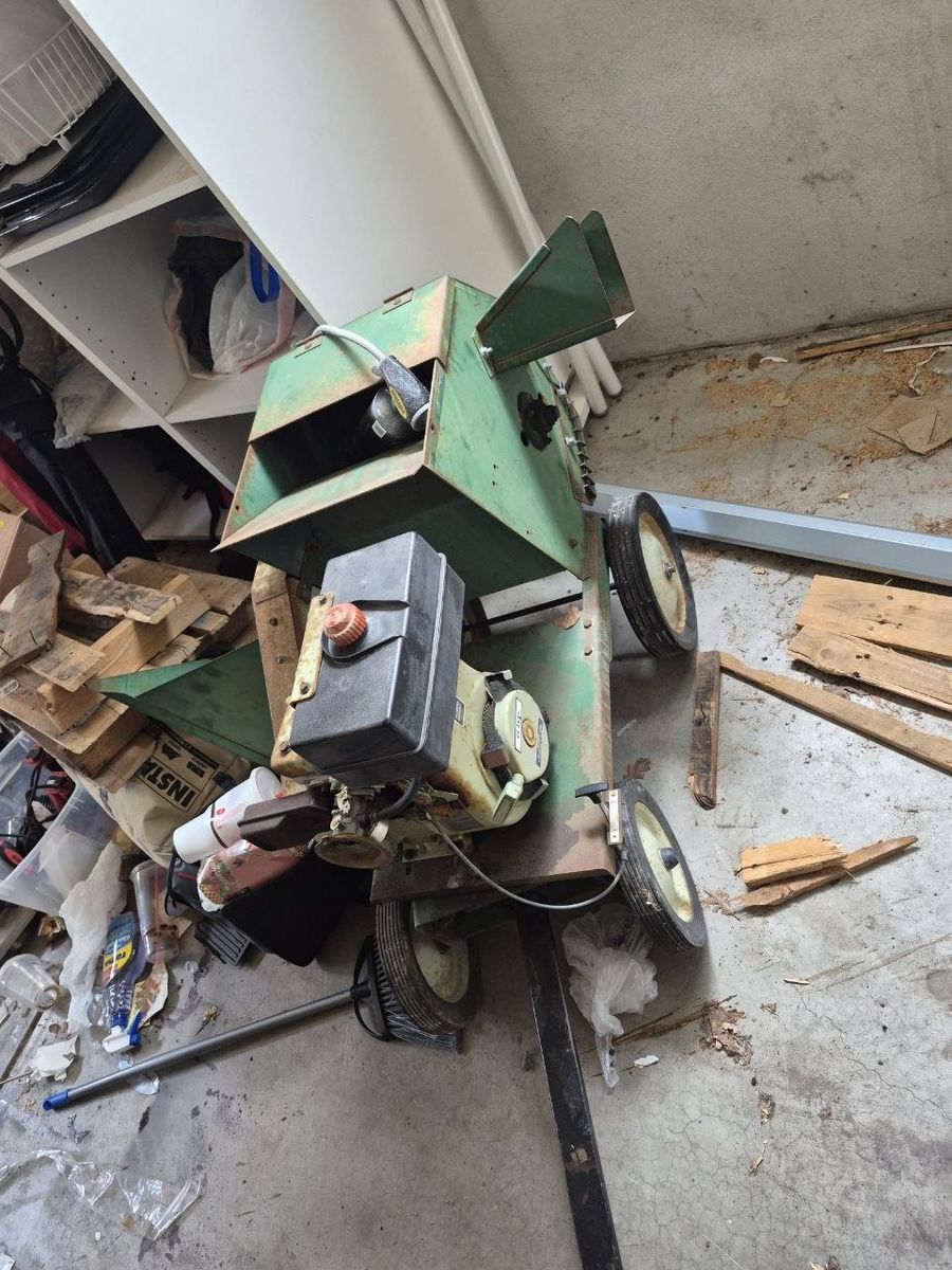 Heavy duty woodchipper / mulcher