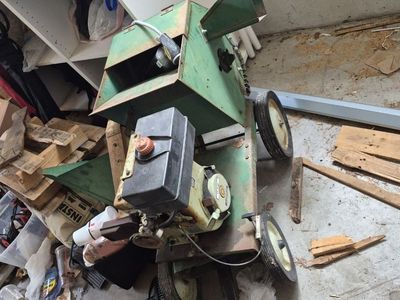 Heavy duty woodchipper / mulcher