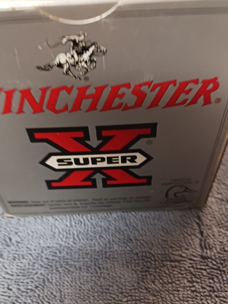 25 rounds Winchester Super-X Drylok Super Steel 12 Gauge 2 3/4 inch mag 1 1/8 oz. 4 Steel Shot Ammo