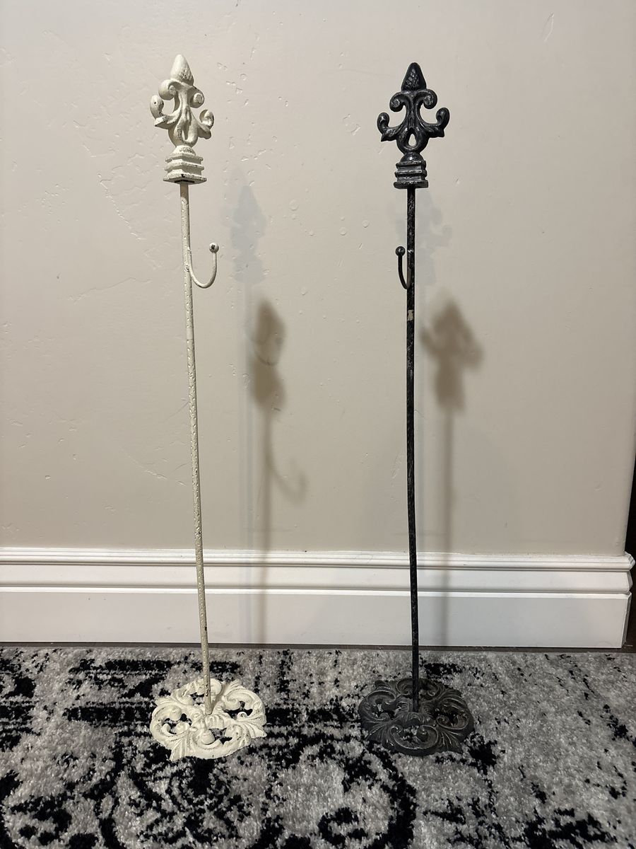 Wrought Iron Fleur-de-Lis Standing Hooks Set