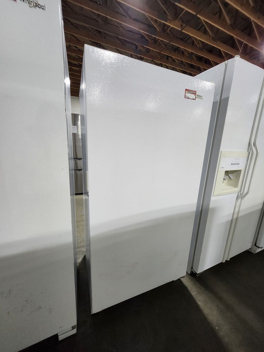 Frigidaire Upright Stand-Up Stand-Alone Upright Freezer - White not frost free