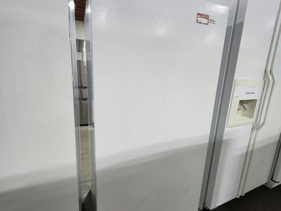 Frigidaire Upright Stand-Up Stand-Alone Upright Freezer - White not frost free