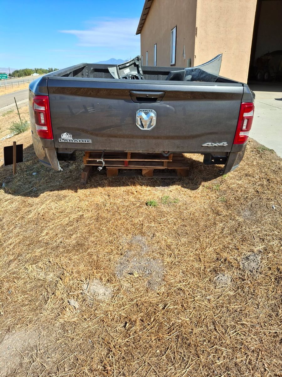 2024 Dodge F350 dually bed and bumpers