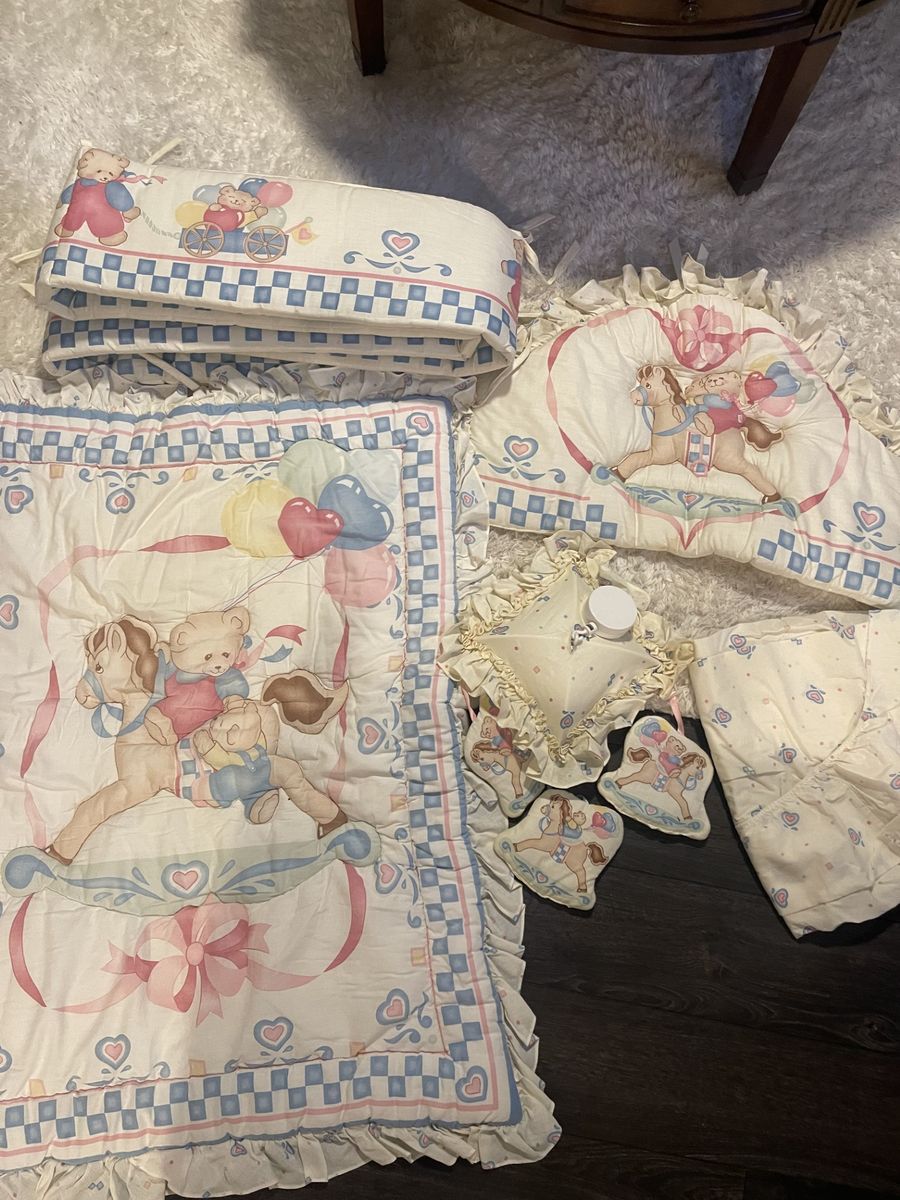 5 pc Baby Crib Bumper Set with Musical Mobile