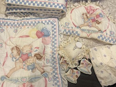 5 pc Baby Crib Bumper Set with Musical Mobile