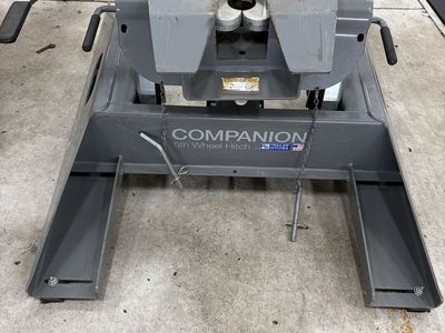 B&W Companion 5th Wheel Hitch