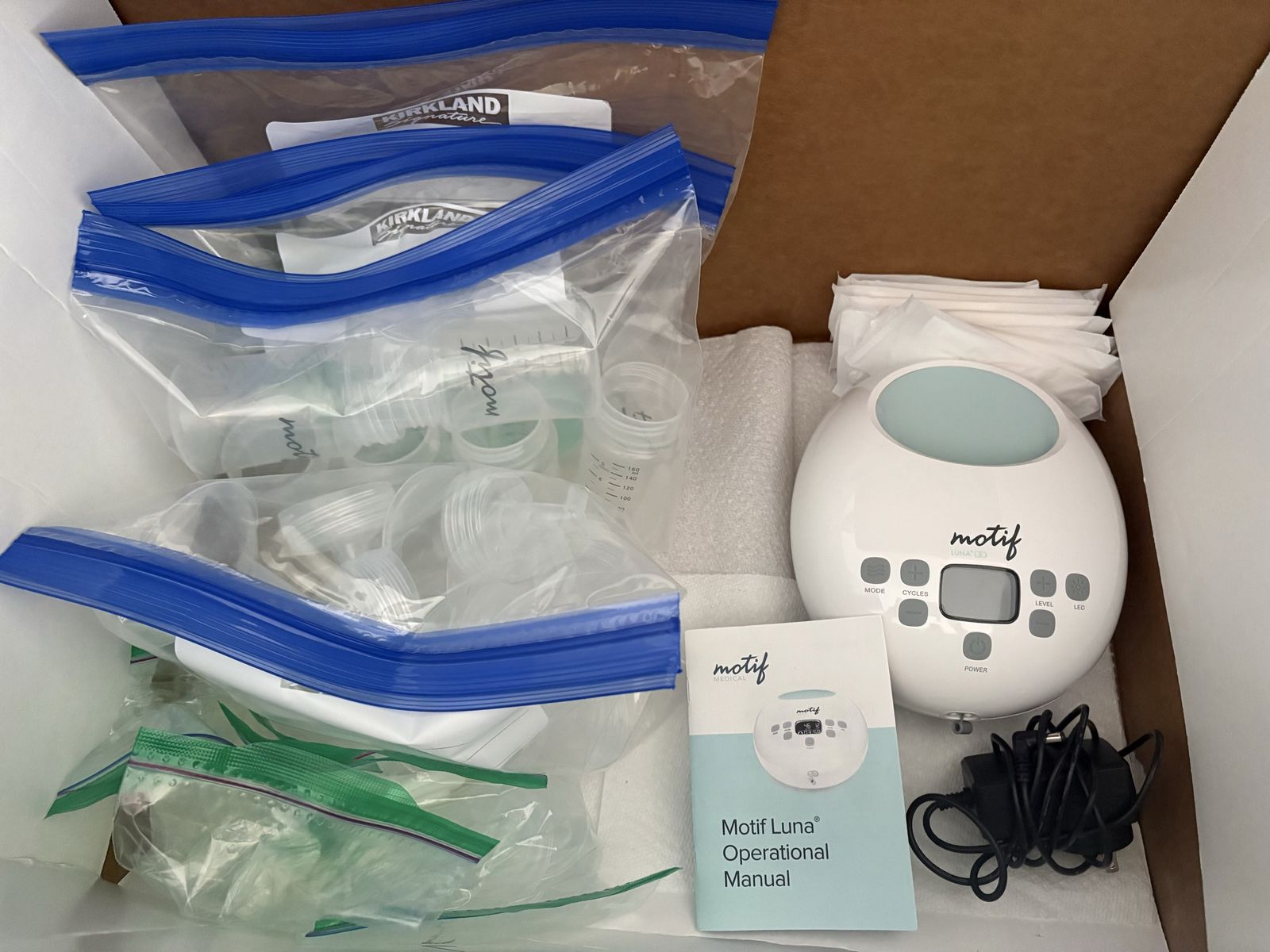 Motif Breast Pump with Extra Parts
