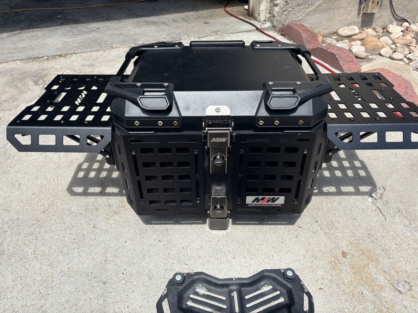Main image 2