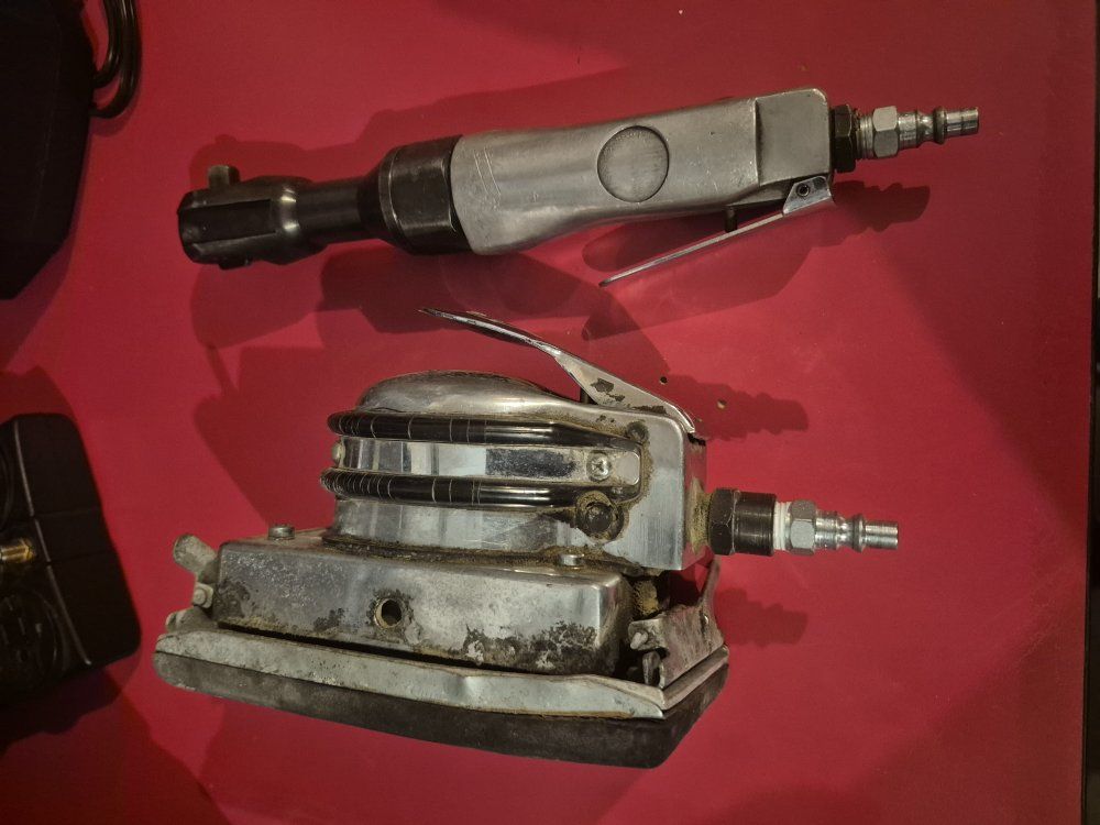 Air tools - 3/8" air ratchet - air sander