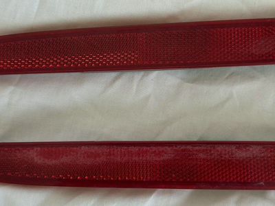 GENUINE 2012 MAZDA 3 HB REAR BUMPER REFLECTORS