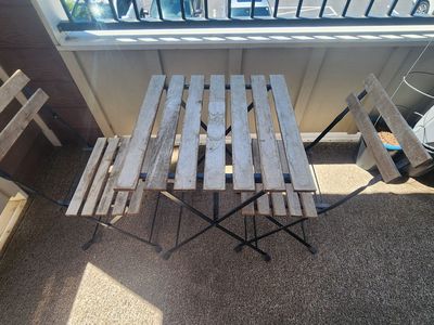 Table +2 Chairs / Oudoor