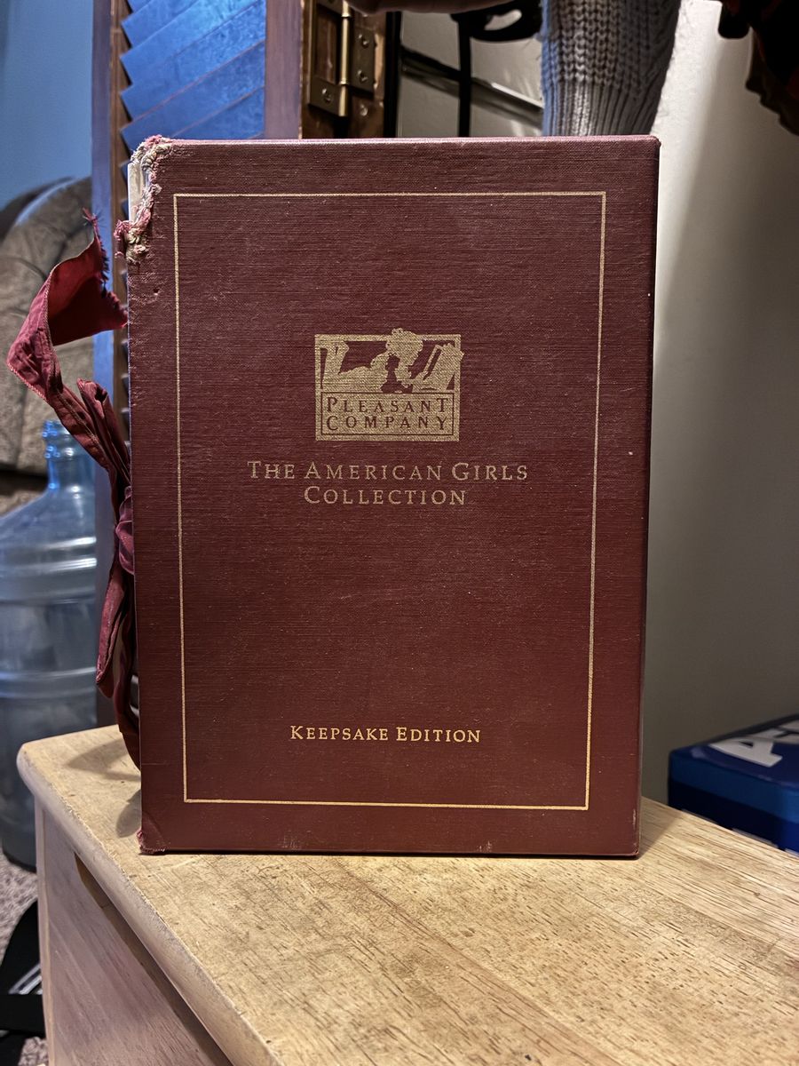 The American Girls Collection Keepsake Edition: Molly Box Set (Pleasant Company)