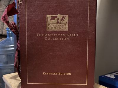 The American Girls Collection Keepsake Edition: Molly Box Set (Pleasant Company)