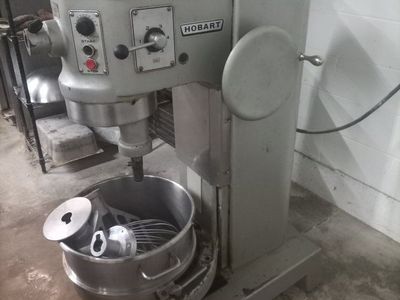 Hobart H600T Commercial 60 Qt Floor Dough Mixer 2 HP 230V 1-Phase With Attachments
