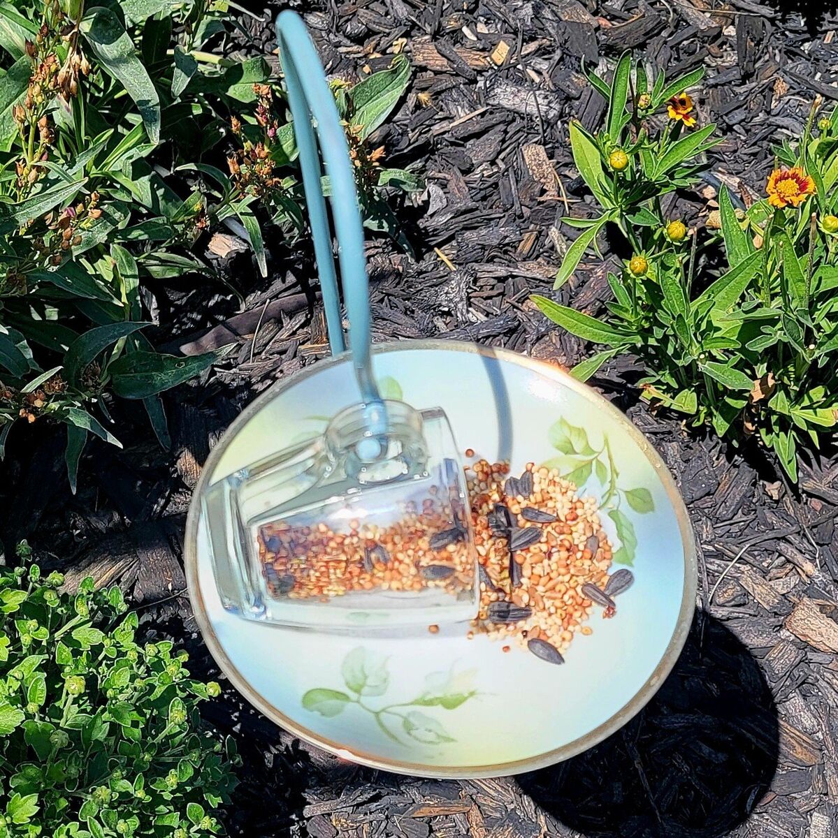 Small Bird Feeder w/2ft Hook | Landscape Decor