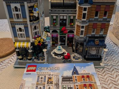 LEGO Assembly Square 10255 - USED