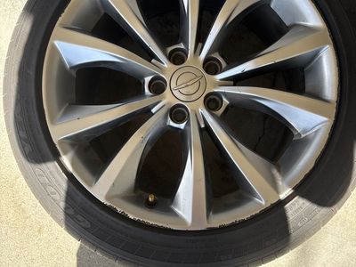 Wheel and tire off of 2016 Chrysler 200