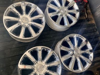 20" Chrome Wheels