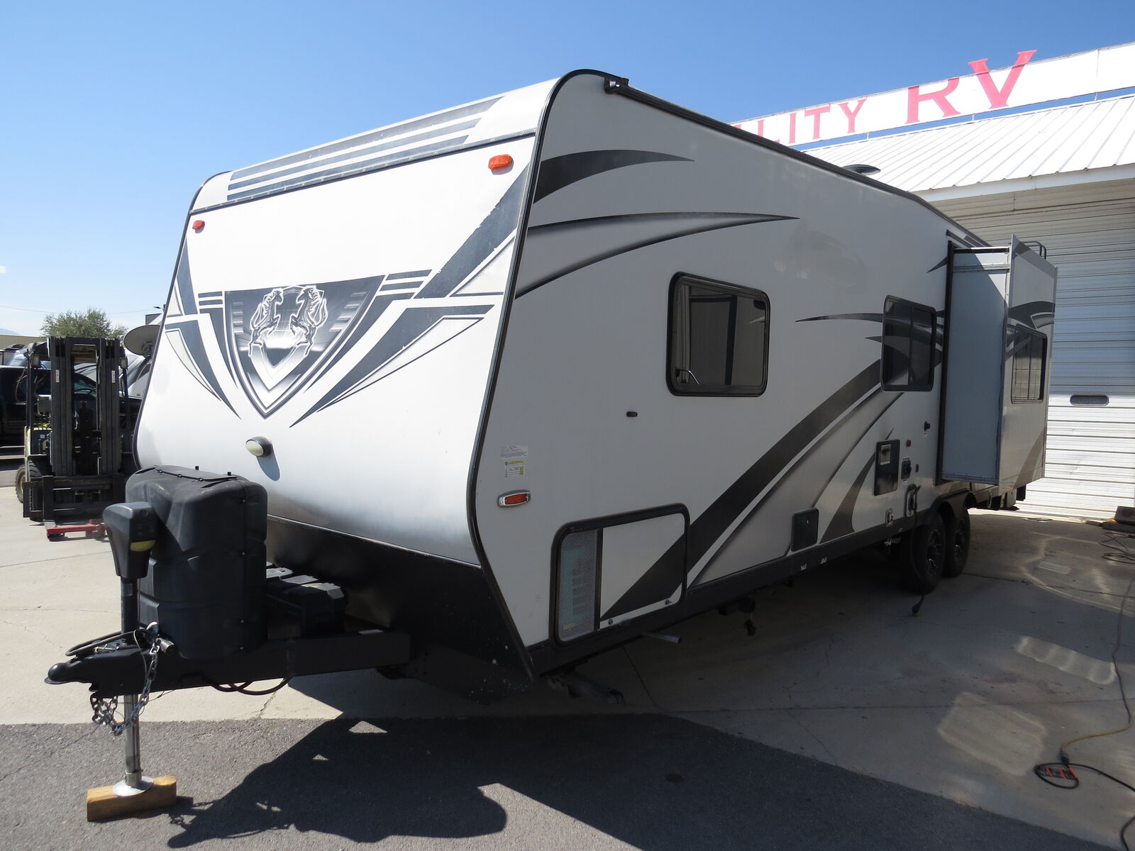 2019 Eclipse Attitude 27SA (13' 3" Garage) SOLAR!