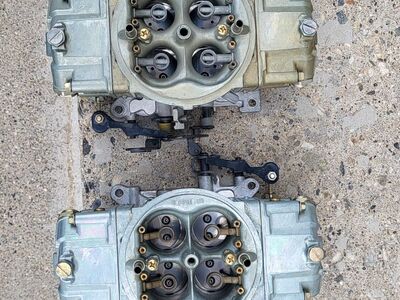 Holley carbs near new