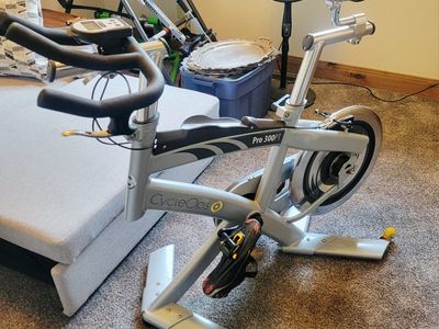 CycleOps Pro 300PT Indoor Cycle Training Bike with Power Meter - Very Good Condition
