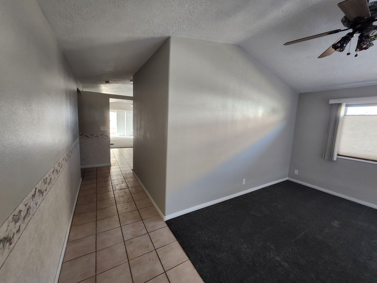 Room for Rent - Clothing-optional Household - Utilities included