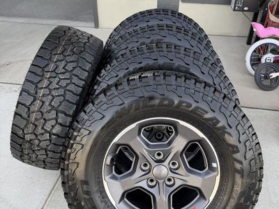 Jeep JT Gladiator Rubicon Wheel and Tires