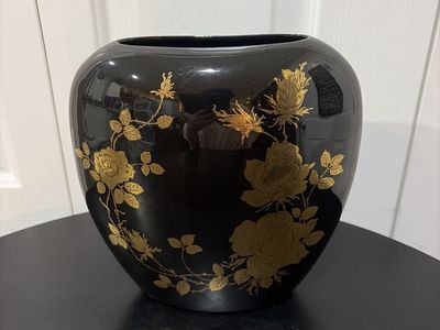 Elegant Black & Gold Floral Vase - Decorative Home Decor Piece