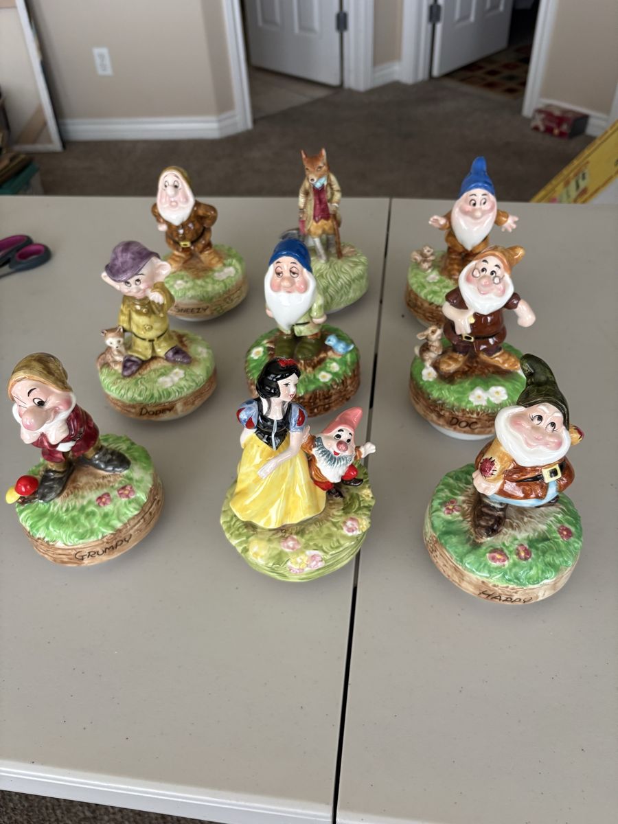 Snow White music boxes