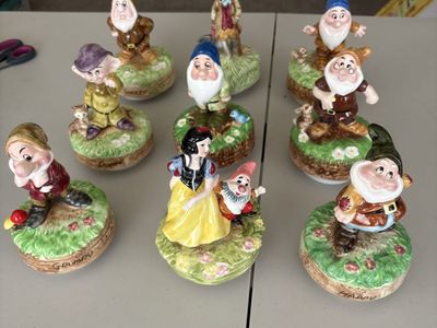 Snow White music boxes