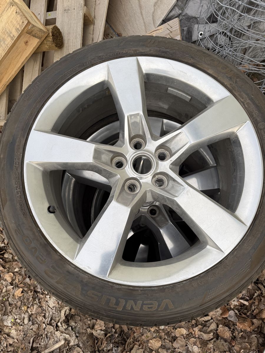 Hankook Ventus V12 evo2 275/40ZR20 Tires with 5-Spoke Silver Alloy Rims