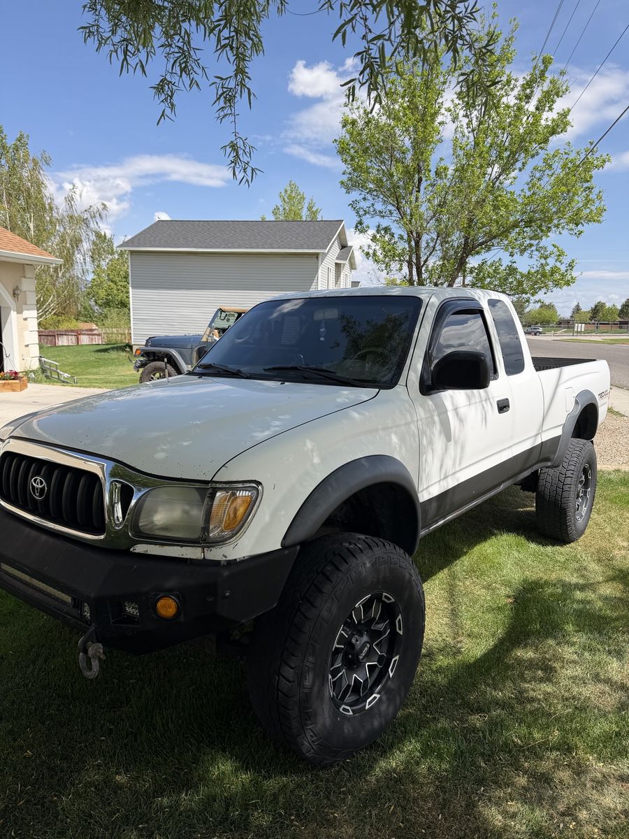 2003 Toyota Tacoma 4x4 Pickup Truck - Custom Bumper & Lift Kit, All-Terrain Tires