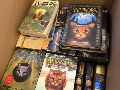 LOTS of Warrior Cats Sets/Books